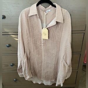 NWT FSL Apparel  Checkered l/s hi low tunic.